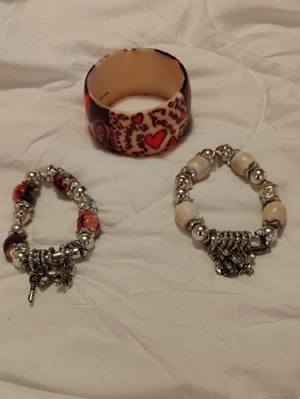 Stackable Bead and Heart Accent Bracelet Set - Cream & Red